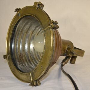 Schiffsscheinwerfer